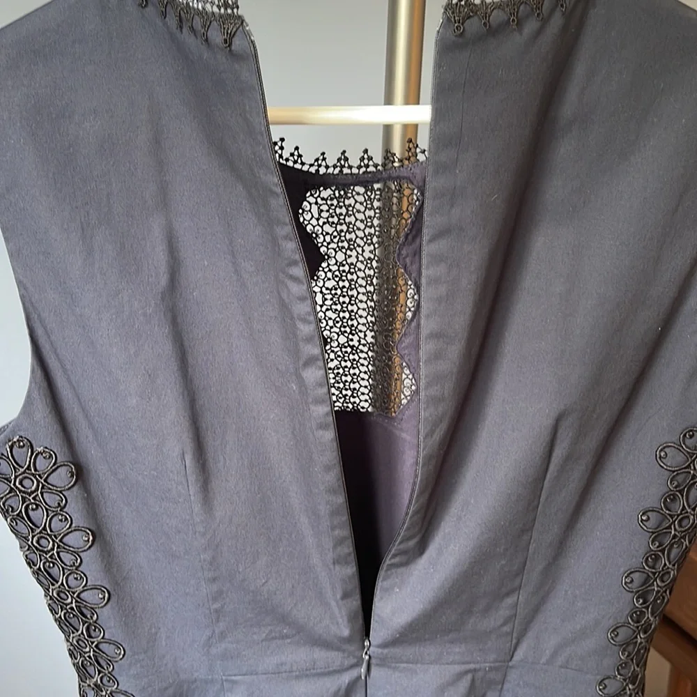 T Tahari Navy Dress size 10 - Picture 7 of 7